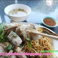 ก๋วยเตี๋ยวเดินดง