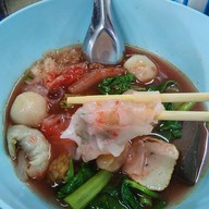 เมนูของร้าน ก๋วยเตี๋ยวลูกชิ้นปลา ต้มยำ-เย็นตาโฟ