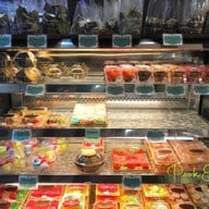ขนมไทยเก้าพี่น้อง ตลาด อตก.