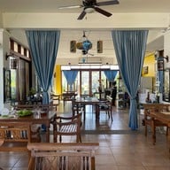 Mai Saigon Restaurant & Bar