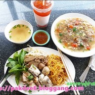 ก๋วยเตี๋ยวเดินดง