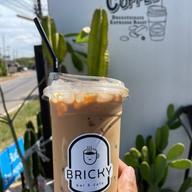 กาแฟสด Bricky bar & cafe โปร่งไผ่