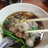 เมนูของร้าน ก๋วยเตี๋ยวป้าหอม แม่ฮ่องสอน