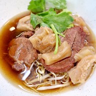 ระตะมา ก๋วยเตี๋ยวเป็ดพะโล้ ซุปเปอร์ขาไก่สูตรต้นตำรับ หัวหิน