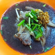 เมนูของร้าน ร้านก๋วยเตี๋ยวแชมป์ซอยกระบอกวิศวะมน.