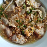 ครัวนายเจิด เตี๋ยวโบราณ กากหมู หมี่คลุก ต้มเลือดหมู ข้าวต้มแห้ง เล้งแซ่บ ข้าวหมูกรอบ ผัดกะเพรา อาหาร ซ.เคหะร่มเกล้า72 แยก5