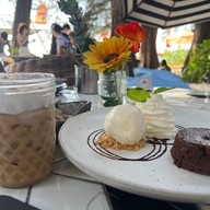 เมนูของร้าน Cave Beach Club