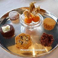 เมนูของร้าน Blue by Alain Ducasse