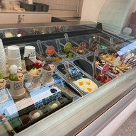 SIMPLE DAY GELATO & CHOCOLATE เดอะบล๊อค ราชพฤกษ์