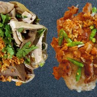 ครัวแม่ต้อย บะหมี่เกี๊ยวต้มยำ