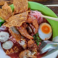 เมนูของร้าน ก๋วยเตี๋ยวหมูกุ้งกรอบ