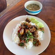 เมนูของร้าน น้ำฝน ก๋วยเตี๋ยวเนื้อเปื่อย