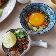 เมนูของร้าน อาหารตามสั่งอิสลาม ข้าวหมกไก่ย่างบังฟารุก ฮาลาล ร้านอาหารอิสลาม 曼谷“邦发禄烤鸡”清真餐厅 热烈欢迎所有穆斯林游客 นวมินทร์ 86