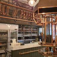 บรรยากาศ Salt // Pepper Central World