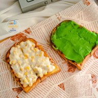 หอมปังปิ้ง & ข้าวไข่เจียว