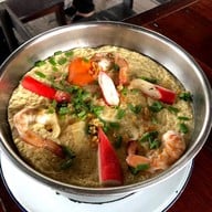 นายจิน ไก่อบโอ่ง