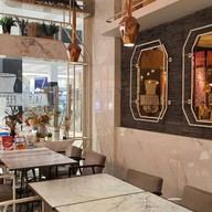 บรรยากาศ Salt // Pepper Central World
