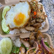 กิน-ที่-บ้าน ข้าวหมูทอด