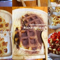 ปังปิ้ง & ชานม Janie House cafe