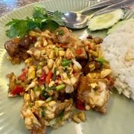 เมนูของร้าน ครัวคุณส้มตลาดสายสอง Customer	ชามโตก๋วยเตี๋ยวไก่มะระบุฟเฟ่ต์ตลาดสายสอง