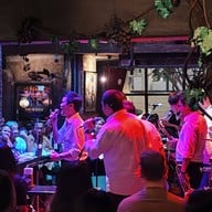 เมนูของร้าน Saxophone Pub & Restaurant