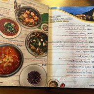 ร้านข้าวใหม่ปลามัน Amphawa Amphawa
