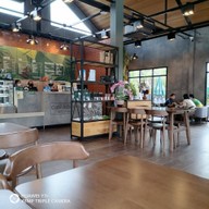 บรรยากาศ Café Amazon ปตท.ชะอวด