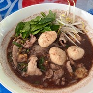 เมนูของร้าน ก๋วยเตี๋ยวน้ำตกหมู (ก๋วยเตี๋ยวคากิ)