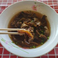 เมนูของร้าน เจ๊อึ่ง ก๋วยเตี๋ยวหมูตุ๋น