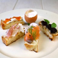 Blue's Bar and Bistro