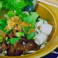 ก๋วยเตี๋ยวหมูตุ๋นรสเด็ด ทองหล่อ