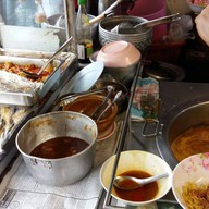 บรรยากาศ ข้าวซอยเชียงใหม่ สุโขทัย ซอย 5