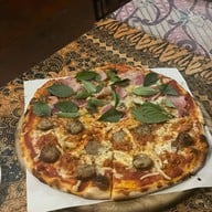 Street Pizza & The Wine House