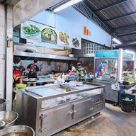 บรรยากาศ ข้าวต้มอนันต์ หนวดอุดมสุข