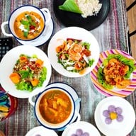 ครัวตะไคร้  By Chef Kul