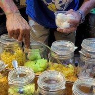 บรรยากาศ โชคชัยไอศกรีมกะทิสด