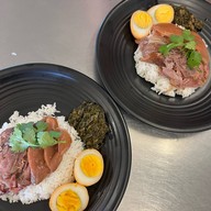 เมนูของร้าน ขาหมูกระทะทอง(ต้มถั่ว) คลองสาน - เจริญนคร - ตากสิน