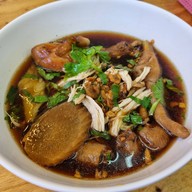 สวนพลูก๋วยเตี๋ยวไก่มะระฮาลาล(ตลาดพลู)