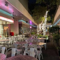 Beer Belly 72 Courtyard