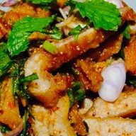 ครัวยาใจข้าวยำแหนมสดและยำขนมจีน โรบินสัน โรบินสันลานโปรหน้าเอ็มเค