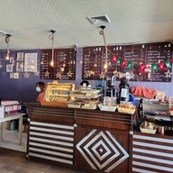 Ninecool Coffee & Cake ฝาง