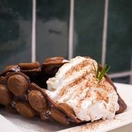 Snow Moon Cafe