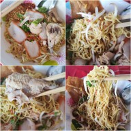 ข้าวหมูแดง อากงอาม่า