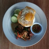 เมนูของร้าน ก๋วยเตี๋ยวเรือแหกโค้ง นครราชสีมา