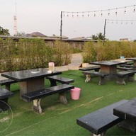 บรรยากาศ โอ้โหหมูกระทะ บ้านแหลม