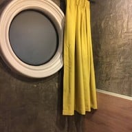 โรงแรมเยลโล่พิลโล