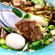 ก๋วยเตี๋ยวเนื้อโคราช