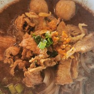 อ๋อง สาขาโสธร ก๋วยเตี๋ยวเรืออยุธยาหมู-เนื้อ (แยกหม้อ) เส้นโสธร