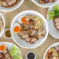 หมูแดงหมูกรอบ นายแมน ตลาดมารวยหทัยราษฎร์ 54