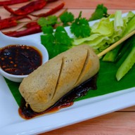 ทอดมันย่าง ลูกชิ้นปิ้งน้ำจิ้มรสเด็ดร้านแม่อร